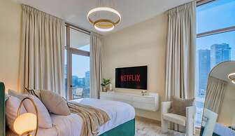 Manzil - Chic 2BR with Dubai Canal Views