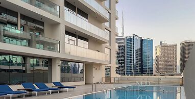 Manzil - Chic 2BR with Dubai Canal Views