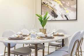 Manzil - Chic 2BR with Dubai Canal Views