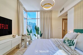 Manzil - Chic 2BR with Dubai Canal Views