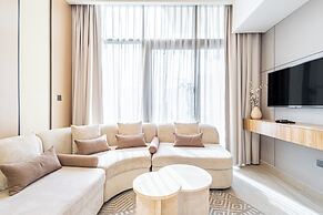 Superhost Modern 1BR in Azizi Riviera