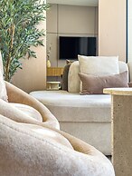 Superhost Modern 1BR in Azizi Riviera