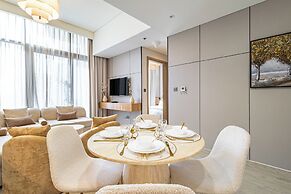 Superhost Modern 1BR in Azizi Riviera