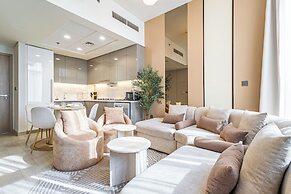 Superhost Modern 1BR in Azizi Riviera