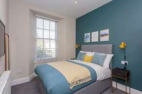 2bed 2bath Apartment Beneath Edinburgh Castle