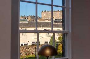 2bed 2bath Apartment Beneath Edinburgh Castle