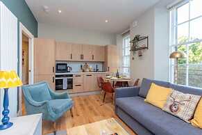 2bed 2bath Apartment Beneath Edinburgh Castle