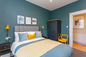 2bed 2bath Apartment Beneath Edinburgh Castle