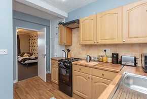 3 Bedroom Apartment on 5th Floor With Elevator