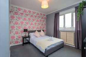 3 Bedroom Apartment on 5th Floor With Elevator