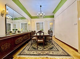 Palace View Royal Home
