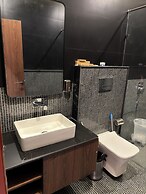 THE SOLO HOUSE