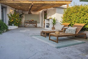 Salt & Sea Ericeira Boho Stay