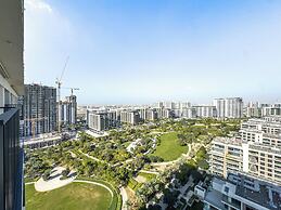 Superhost - 1BR Apartment, Balcony, Pool & Gym , Dubai Hills