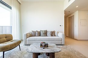Superhost - 1BR Apartment, Balcony, Pool & Gym , Dubai Hills