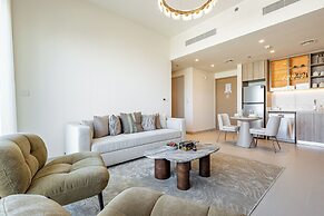 Superhost - 1BR Apartment, Balcony, Pool & Gym , Dubai Hills