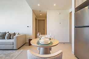 Superhost - 1BR Apartment, Balcony, Pool & Gym , Dubai Hills