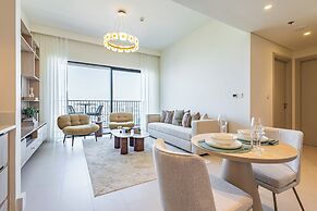 Superhost - 1BR Apartment, Balcony, Pool & Gym , Dubai Hills