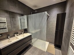 Modern Apartment in a Prime Location!