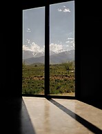 Om Ifinity Lodge