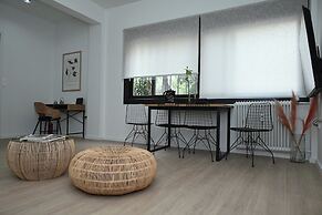 Nueva Lycabettus by Neuvel