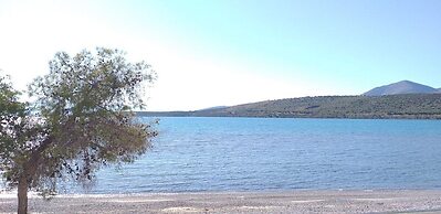 Luxury on the Water - Seaside Maisonette in Itea