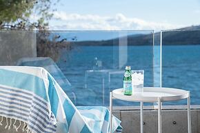 Luxury on the Water - Seaside Maisonette in Itea