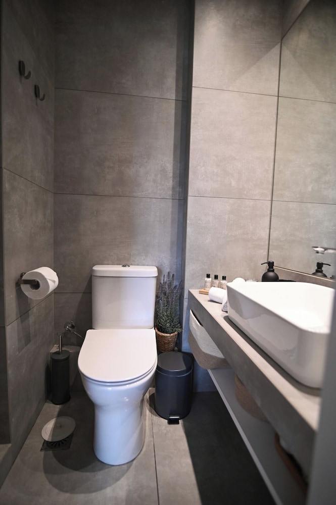 Nueva Upscale by Neuvel
