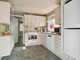 4 Star Holiday Home in Hals