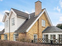 4 Star Holiday Home in Hals