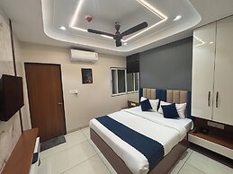 Hotel Trinetra Inn