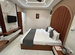 Hotel Trinetra Inn