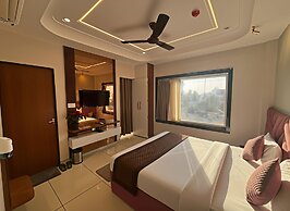 Hotel Trinetra Inn