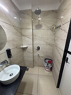 Hotel Trinetra Inn