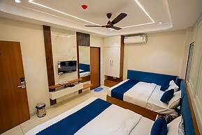 Hotel Trinetra Inn