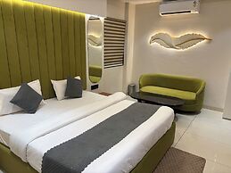 Hotel Trinetra Inn