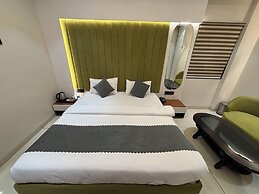 Hotel Trinetra Inn
