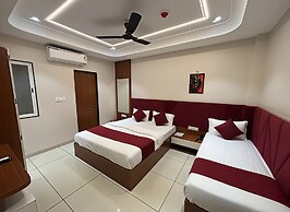 Hotel Trinetra Inn
