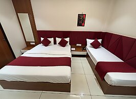 Hotel Trinetra Inn