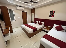 Hotel Trinetra Inn