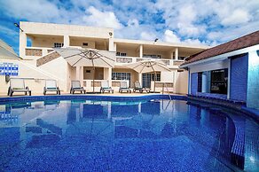 Carambola Boutique Studios