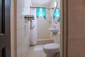 Carambola Boutique Studios