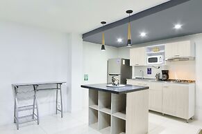 2 bedroom apartment 1 block Lleras park