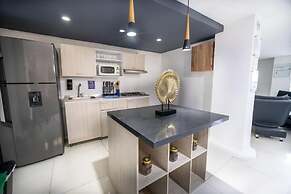 2 bedroom apartment 1 block Lleras park