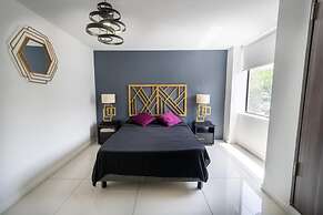 2 bedroom apartment 1 block Lleras park