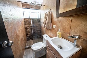 2 bedroom apartment 1 block Lleras park