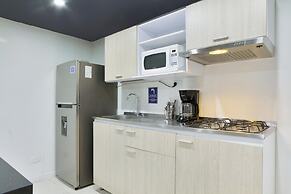 2 bedroom apartment 1 block Lleras park
