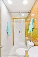 2bedroom with pooltable 1 block -Lleras