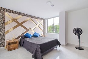 2bedroom with pooltable 1 block -Lleras