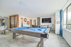 2bedroom with pooltable 1 block -Lleras